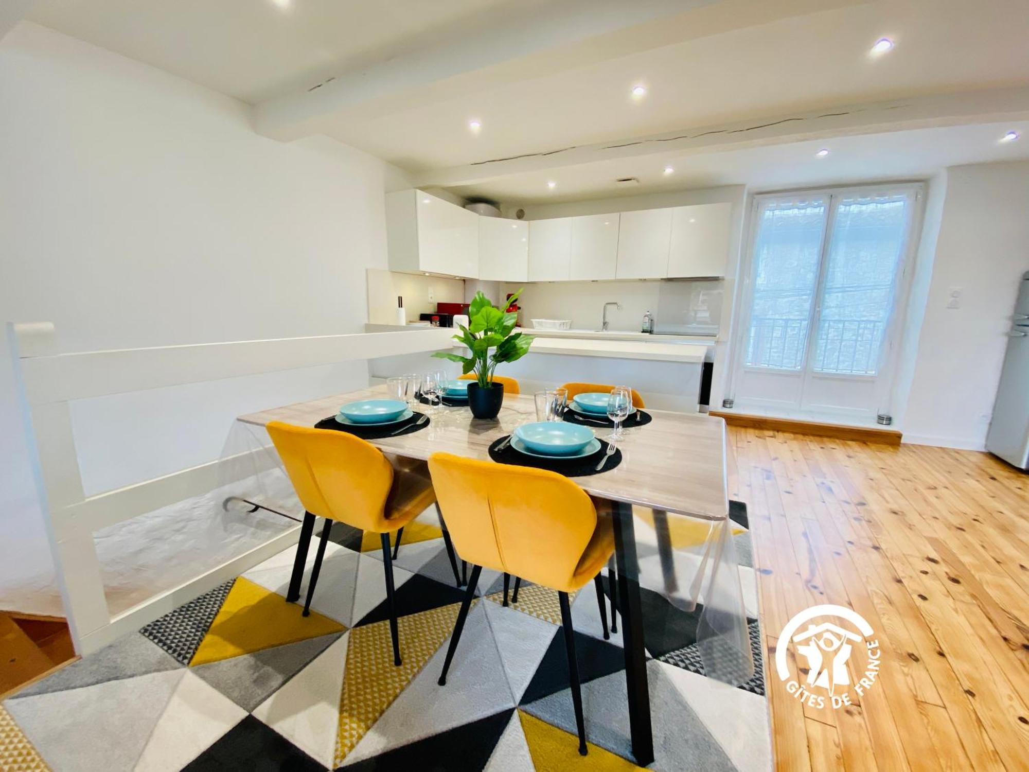 Loft Cocon Climatise - Imprenable Vue Sur Le Chateau Comtal Apartment